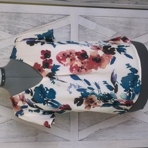 A New Day Cream Floral Flutter Sleeve V-neck Blouse Medium